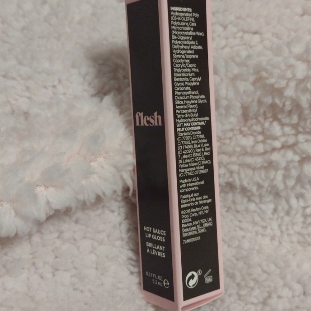 Flesh Hot sauce lip gloss, steamed blurry - Picture 2 of 2